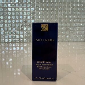 Estée Lauder Double Wear Stay in Place Foundation 3W1